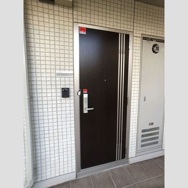 エントランス (エントランス)