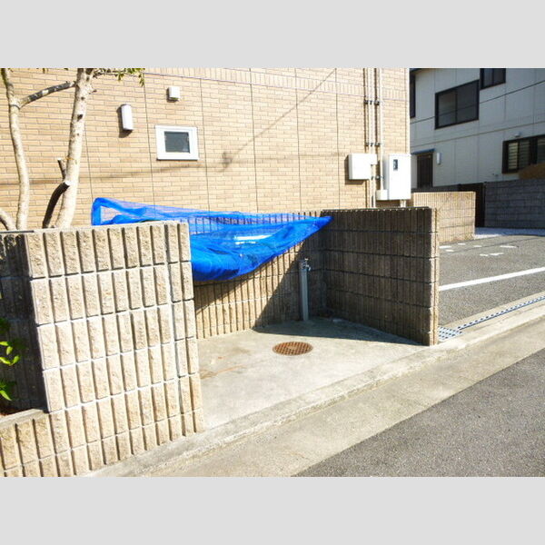 現地周辺 (ゴミ置き場)