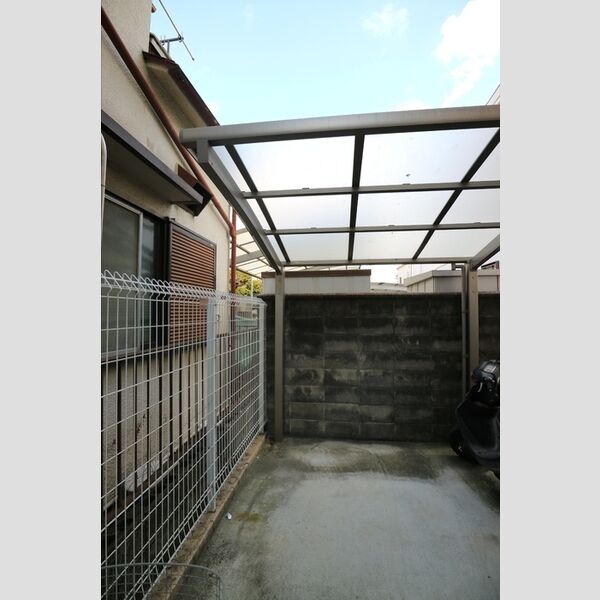 現地周辺 (駐輪場)