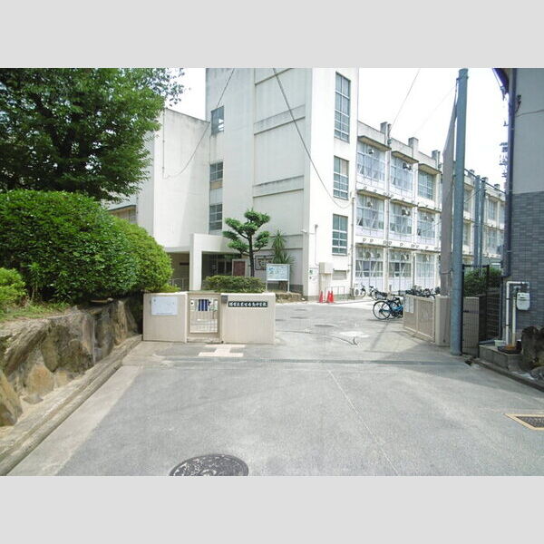 現地周辺 (堺市立東百舌鳥中学校)