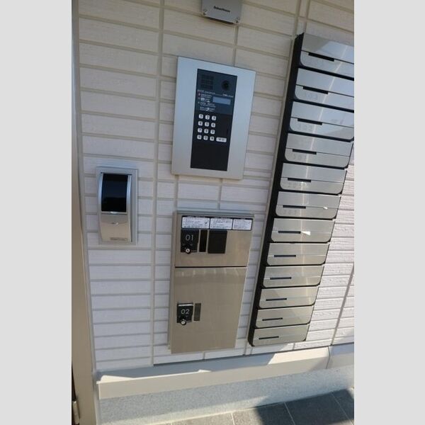 エントランス (エントランス)