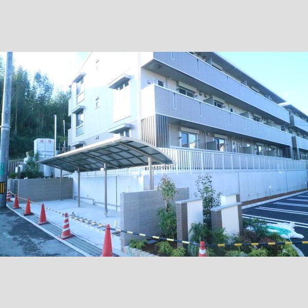 建物外観 (建物外観・駐輪場)