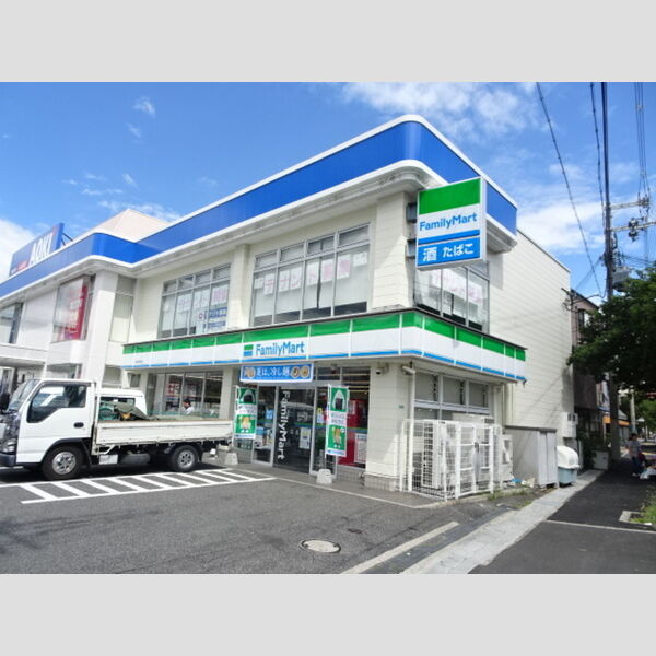 現地周辺 (ファミリーマート)