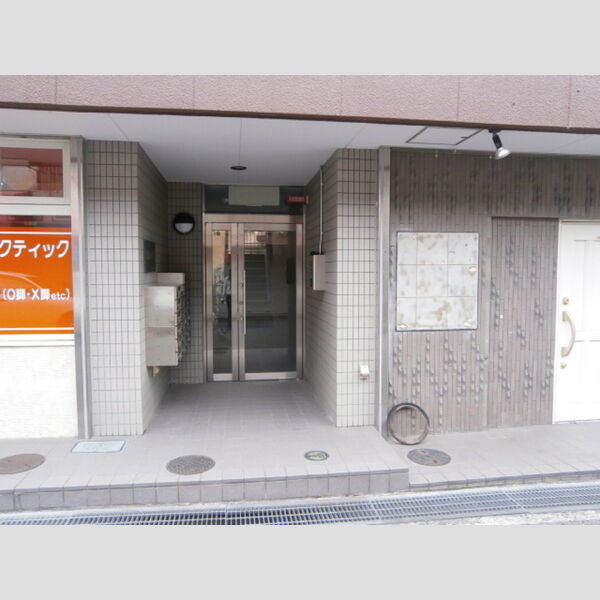 エントランス (エントランス)