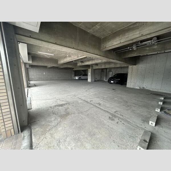 駐車場 (駐車場)