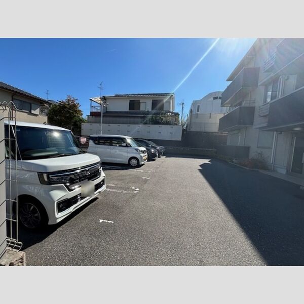 駐車場 (駐車場)