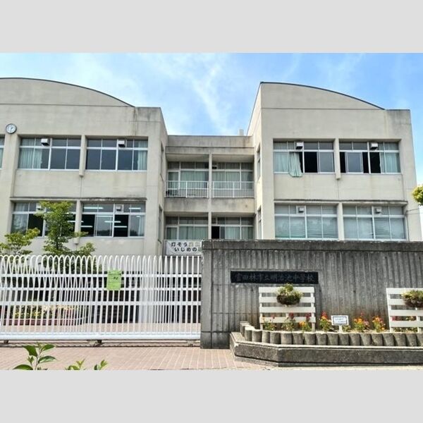 現地周辺 (富田林市立明治池中学校)