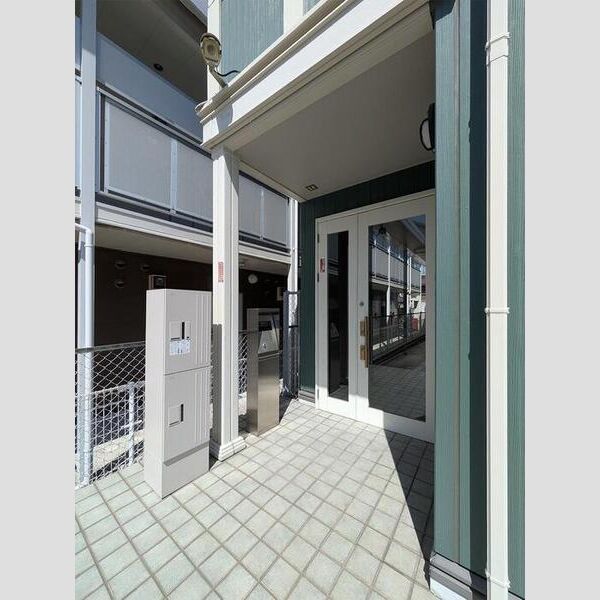 エントランス (エントランス)