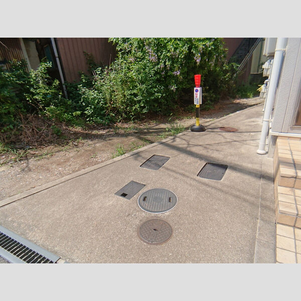 現地周辺 (駐輪場)