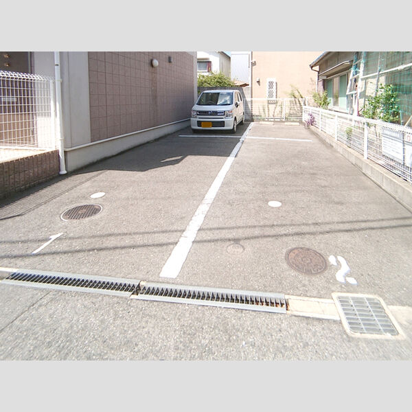 駐車場 (駐車場)