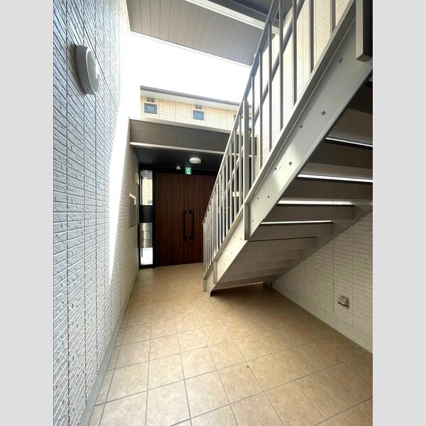 現地周辺 (高級感のあるロビー)