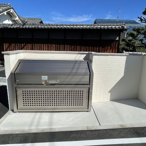 現地周辺 (ゴミ置き場)