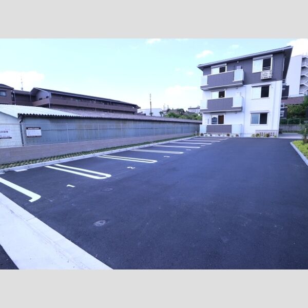 駐車場 (駐車場)