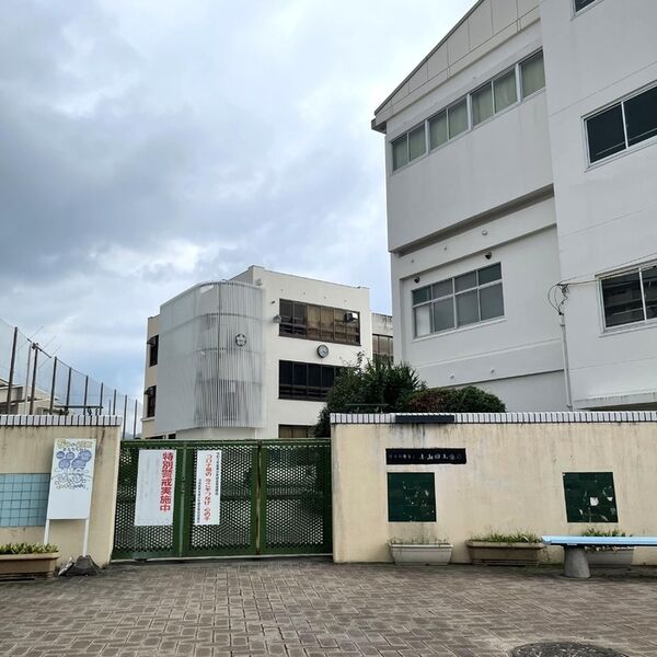 現地周辺 (河内長野市立小山田小学校)