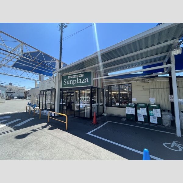 現地周辺 (サンプラザ金剛店)