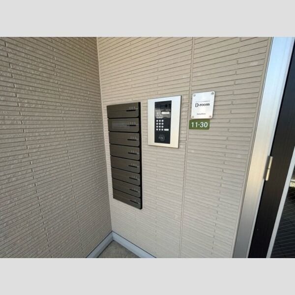 エントランス (エントランス)