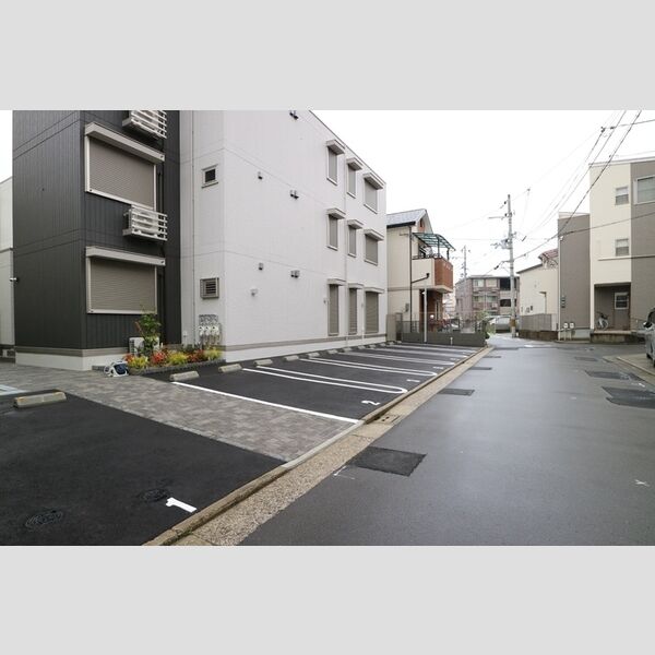 駐車場 (駐車場)