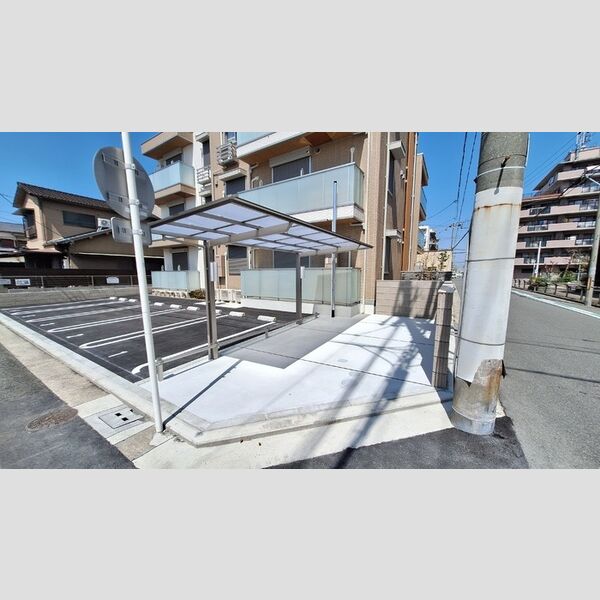 現地周辺 (駐輪場)