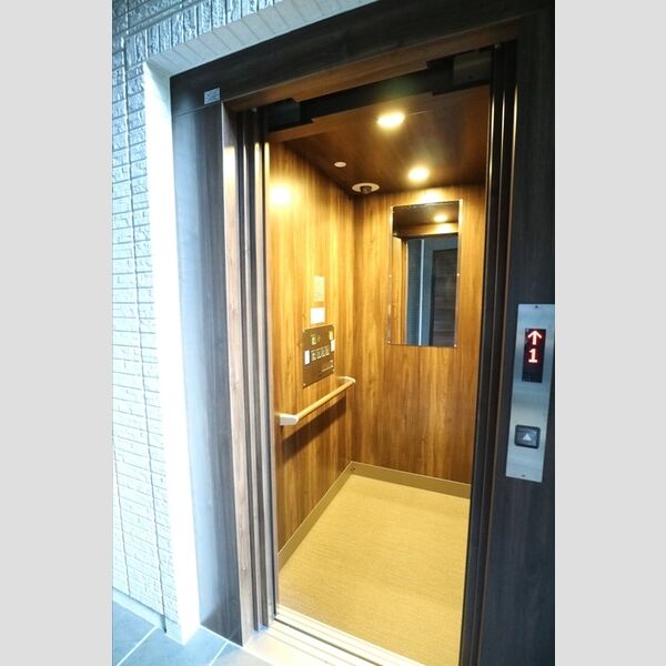 現地周辺 (エレベーター)