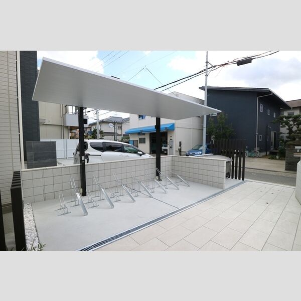 現地周辺 (駐輪場)