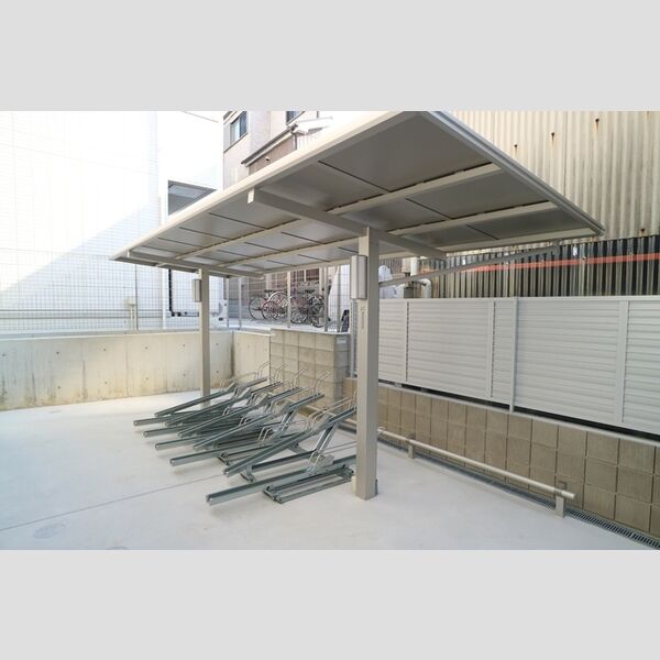 現地周辺 (駐輪場)