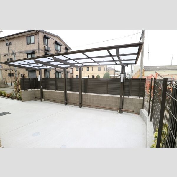 現地周辺 (駐輪場)