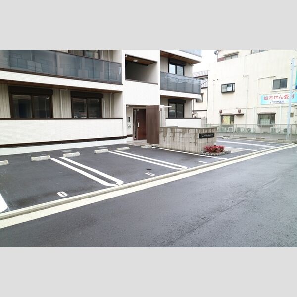 駐車場 (駐車場)