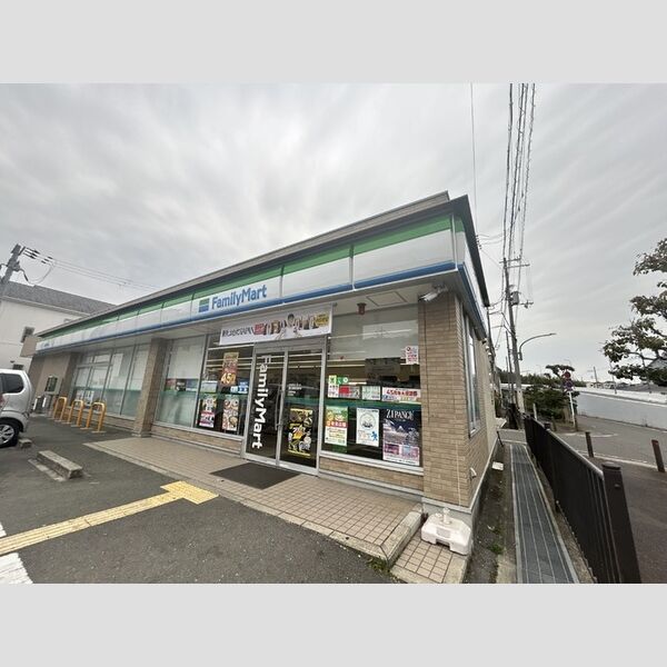 現地周辺 (ファミリーマート向野店)