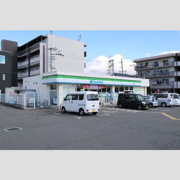 現地周辺 (ファミリーマート堺北長尾町店)