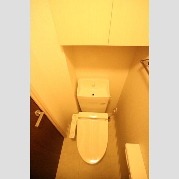 トイレ (温水洗浄暖房便座)