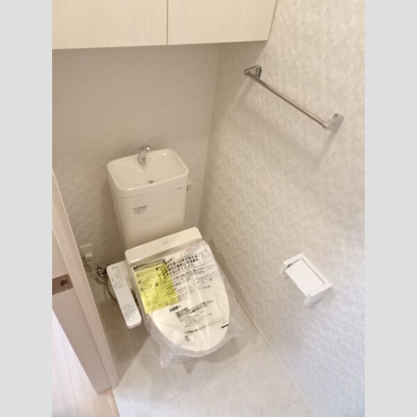 トイレ (温水洗浄暖房便座)