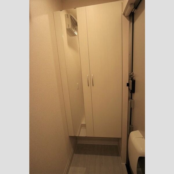 玄関 (シューズクローゼット)