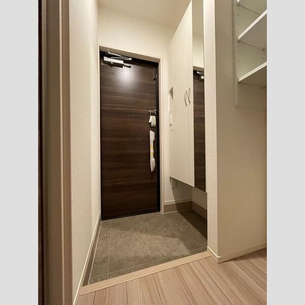 玄関 (玄関)