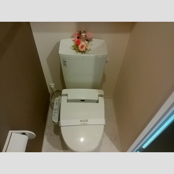 トイレ (温水洗浄暖房便座)