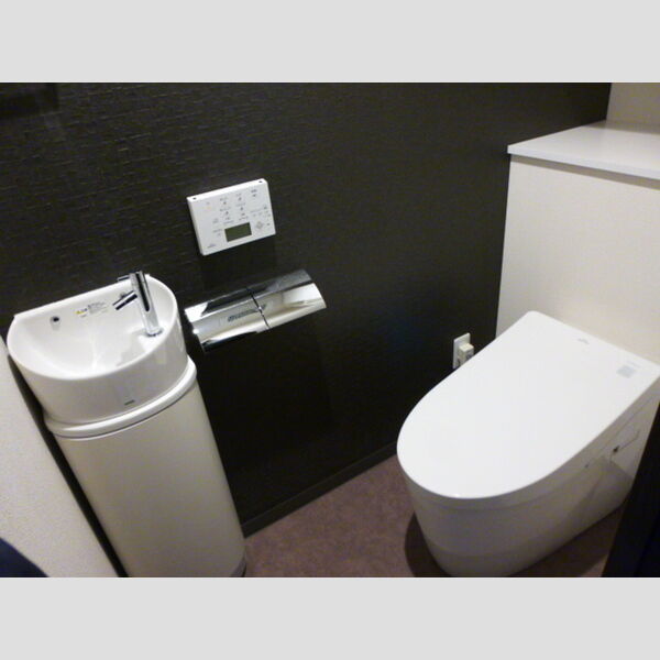 トイレ (トイレ)