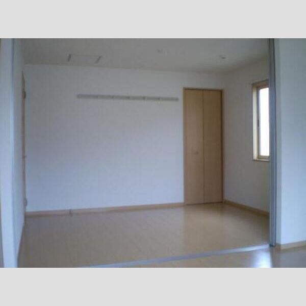 居室・リビング (LDK横6帖の洋室!)