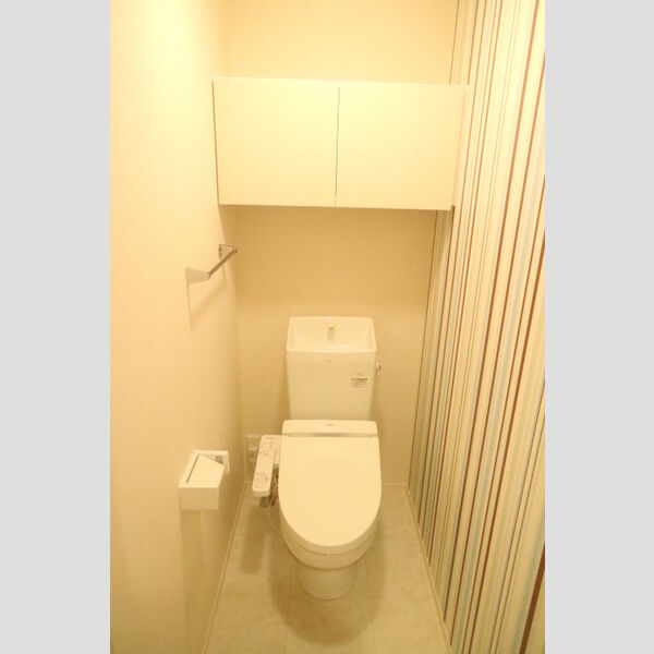 トイレ (温水洗浄暖房便座)