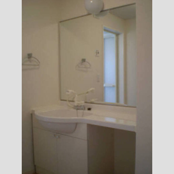 その他 (大きな鏡の洗髪化粧台♪)