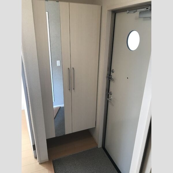 玄関 (大型シューズボックス(姿見つき))