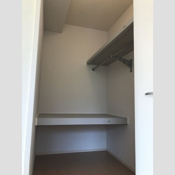 収納 (ウォークインクローゼット)