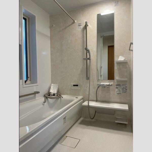 バス (浴室窓付き一坪風呂)