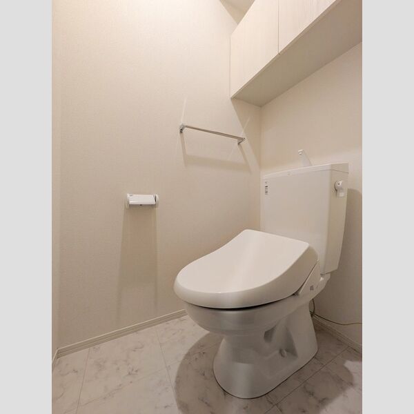 トイレ (温水洗浄暖房便座)