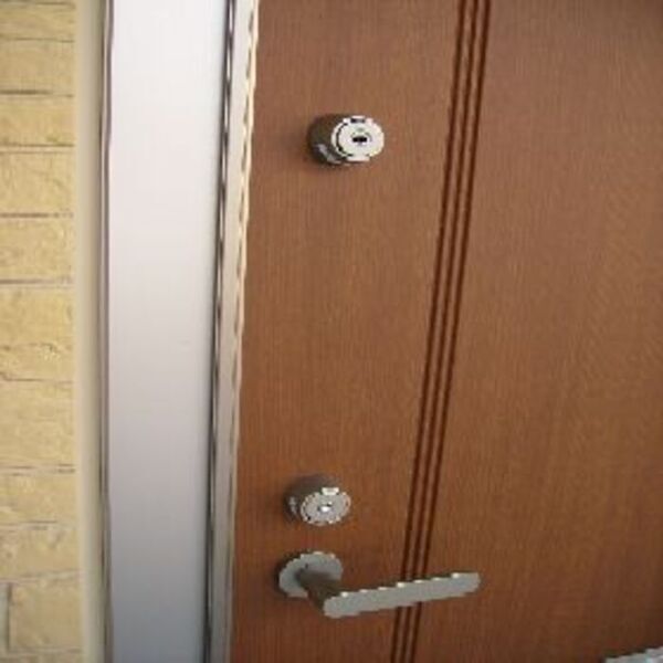 玄関 (玄関ツーロック!)