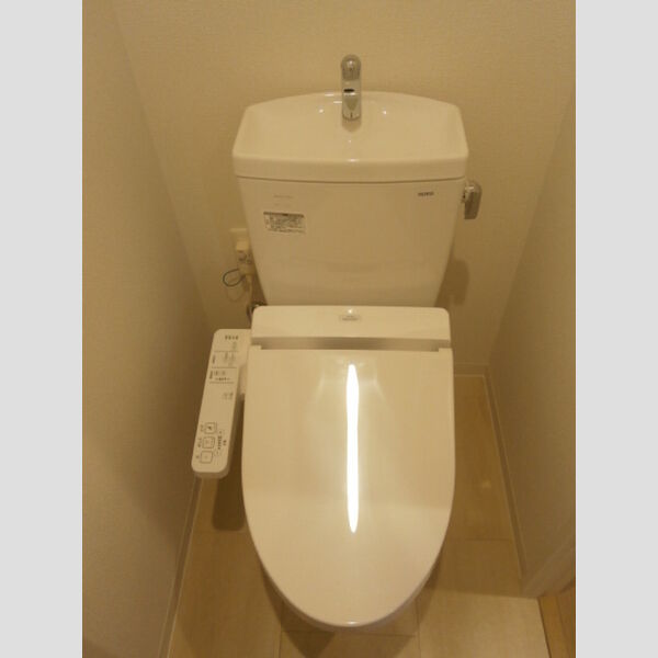 トイレ (温水洗浄暖房便座)