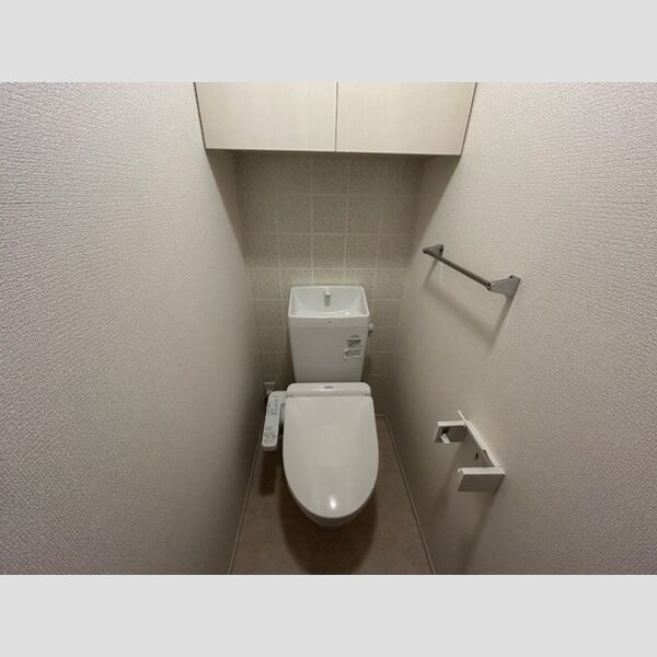 トイレ (トイレ)