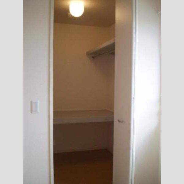 収納 (ウォークインクローゼット)