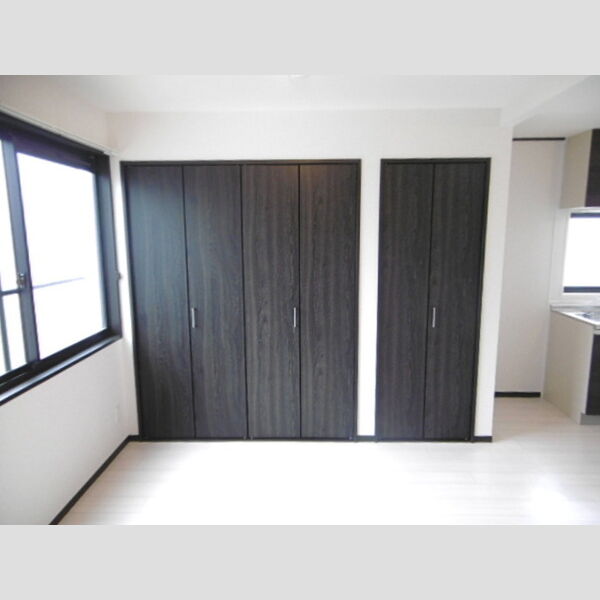 収納 (リビングのクローゼット)