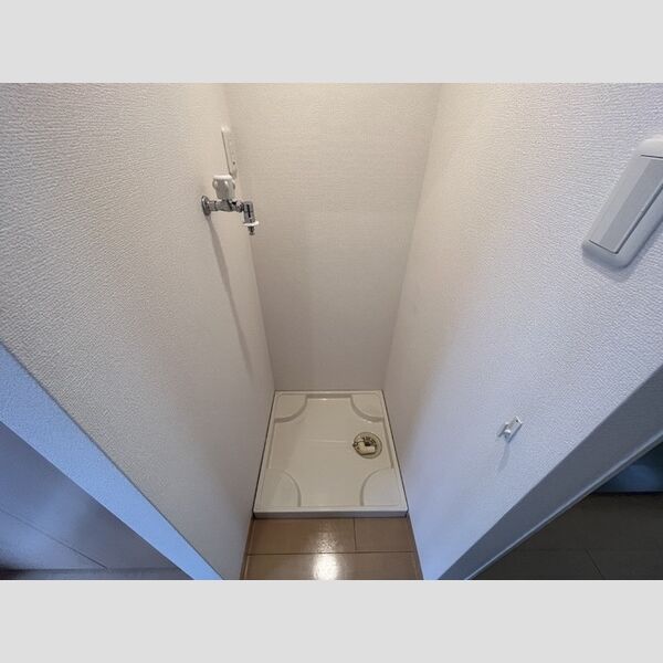 その他 (室内洗濯機置き場)