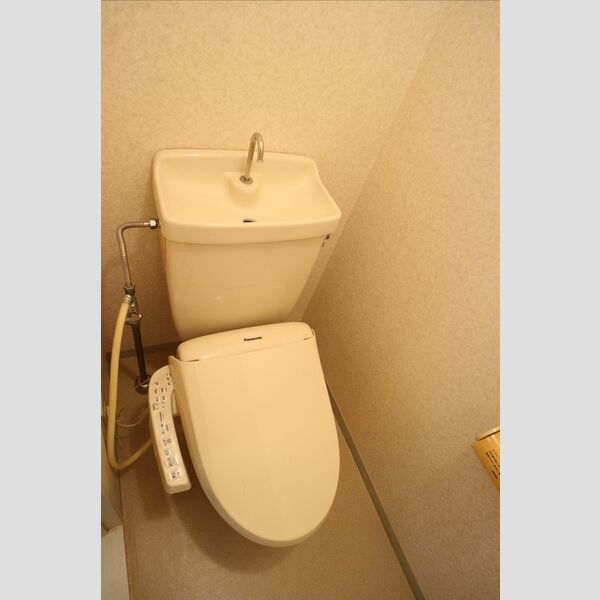 トイレ (温水洗浄暖房便座)