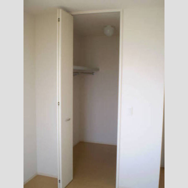 収納 (収納たっぷりウォークインクローゼット♪)